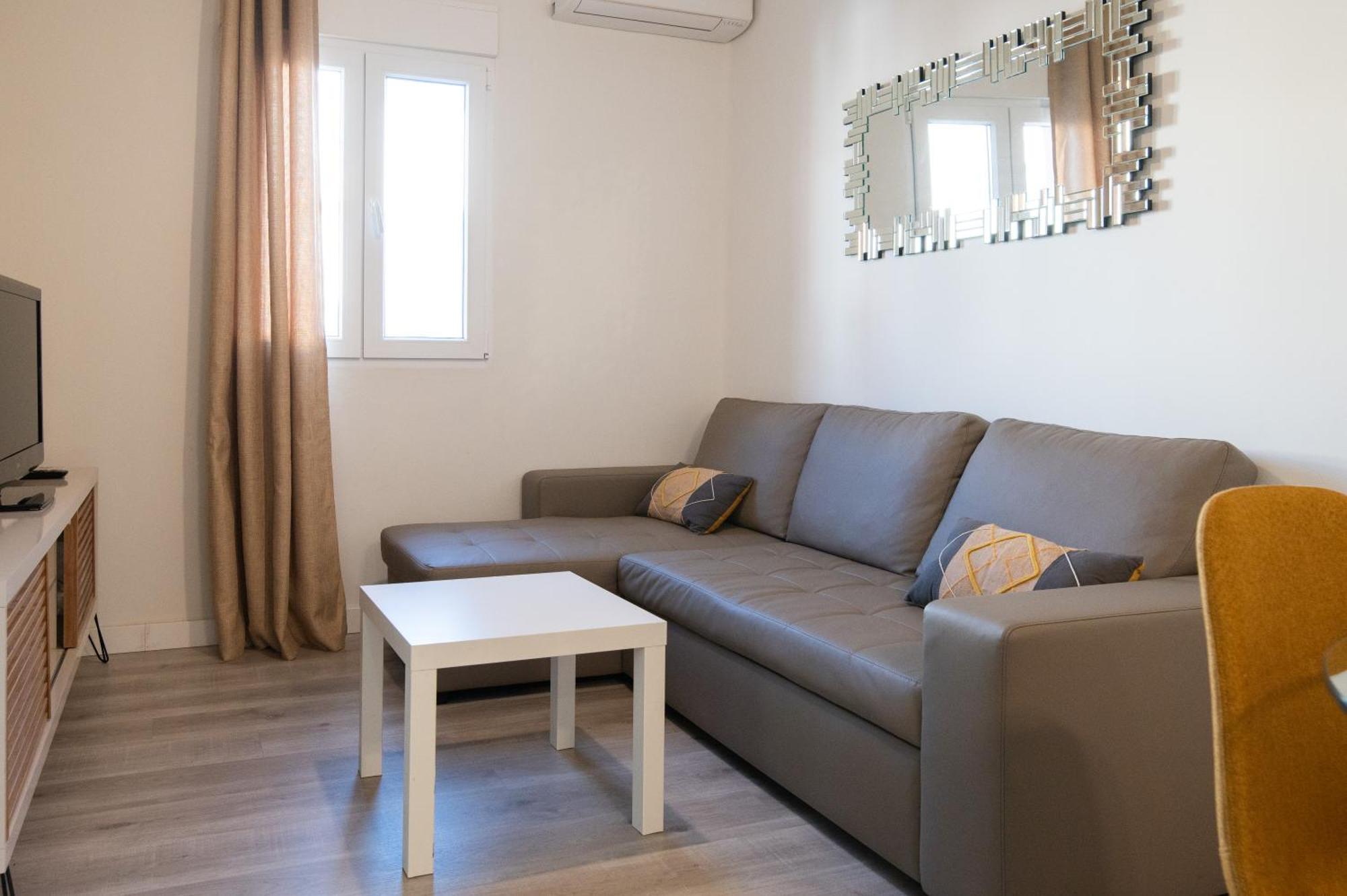 Apartamento Triana Habitame Inmobiliaria Севилья Экстерьер фото