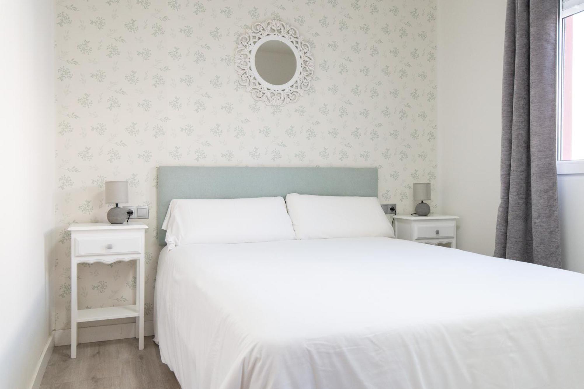 Apartamento Triana Habitame Inmobiliaria Севилья Экстерьер фото