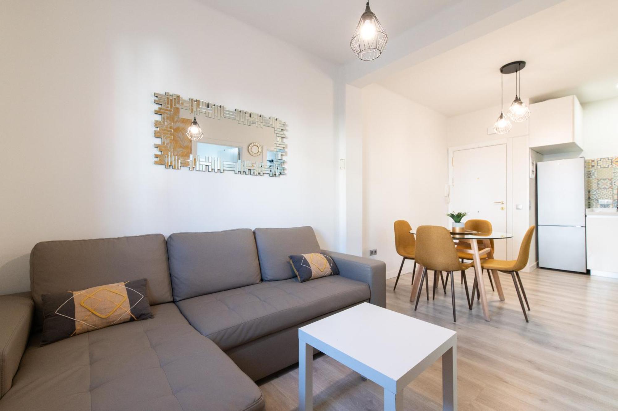 Apartamento Triana Habitame Inmobiliaria Севилья Экстерьер фото
