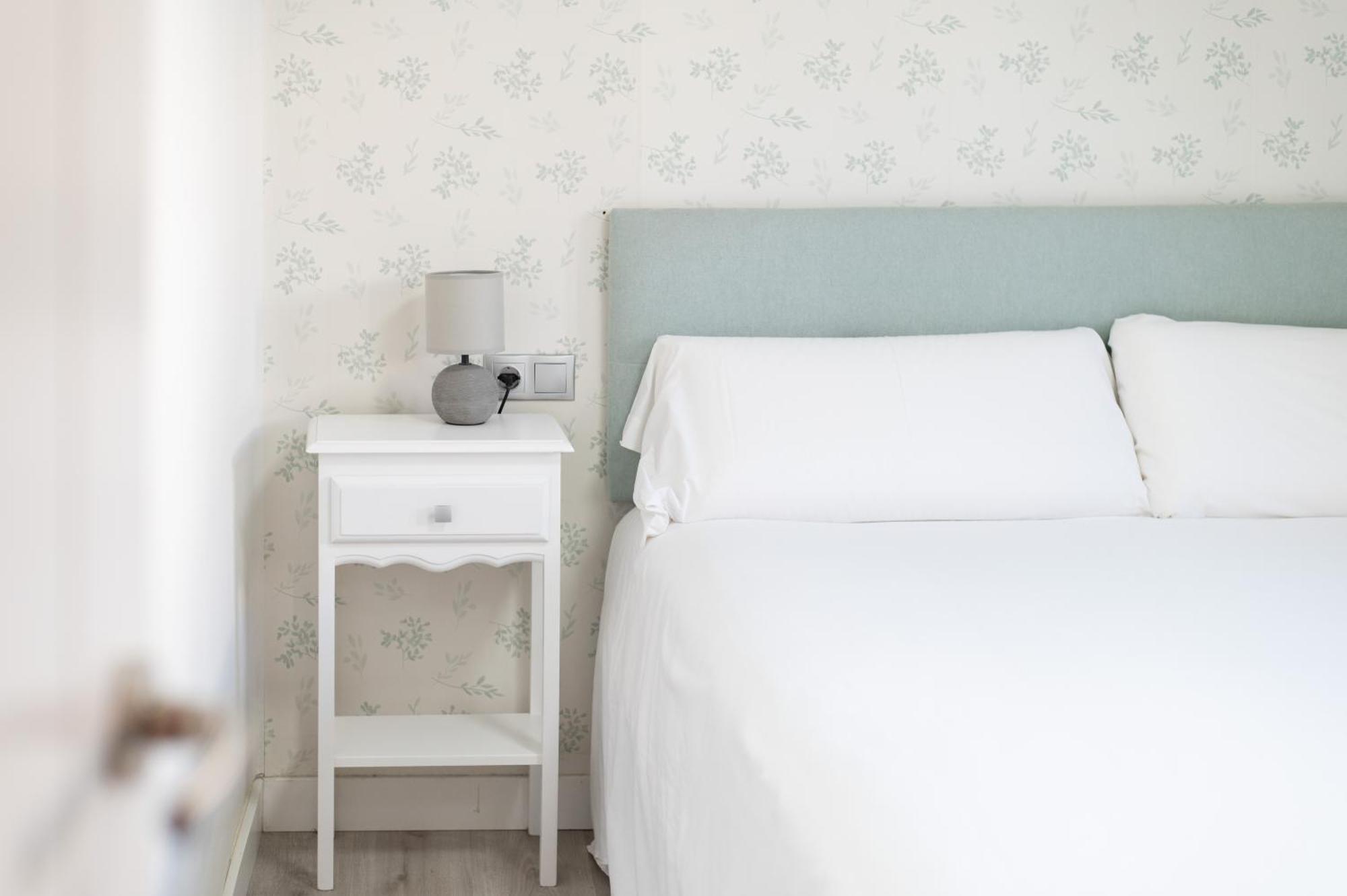 Apartamento Triana Habitame Inmobiliaria Севилья Экстерьер фото
